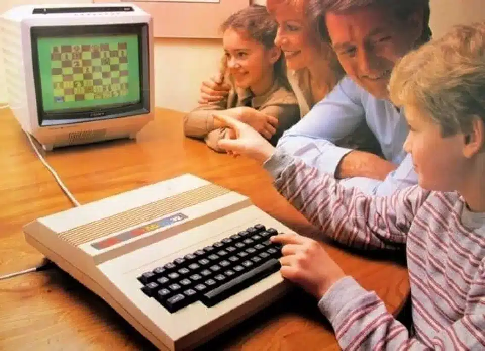 Dragon 32: a 6809E in a beige box, sunk by the boardroom