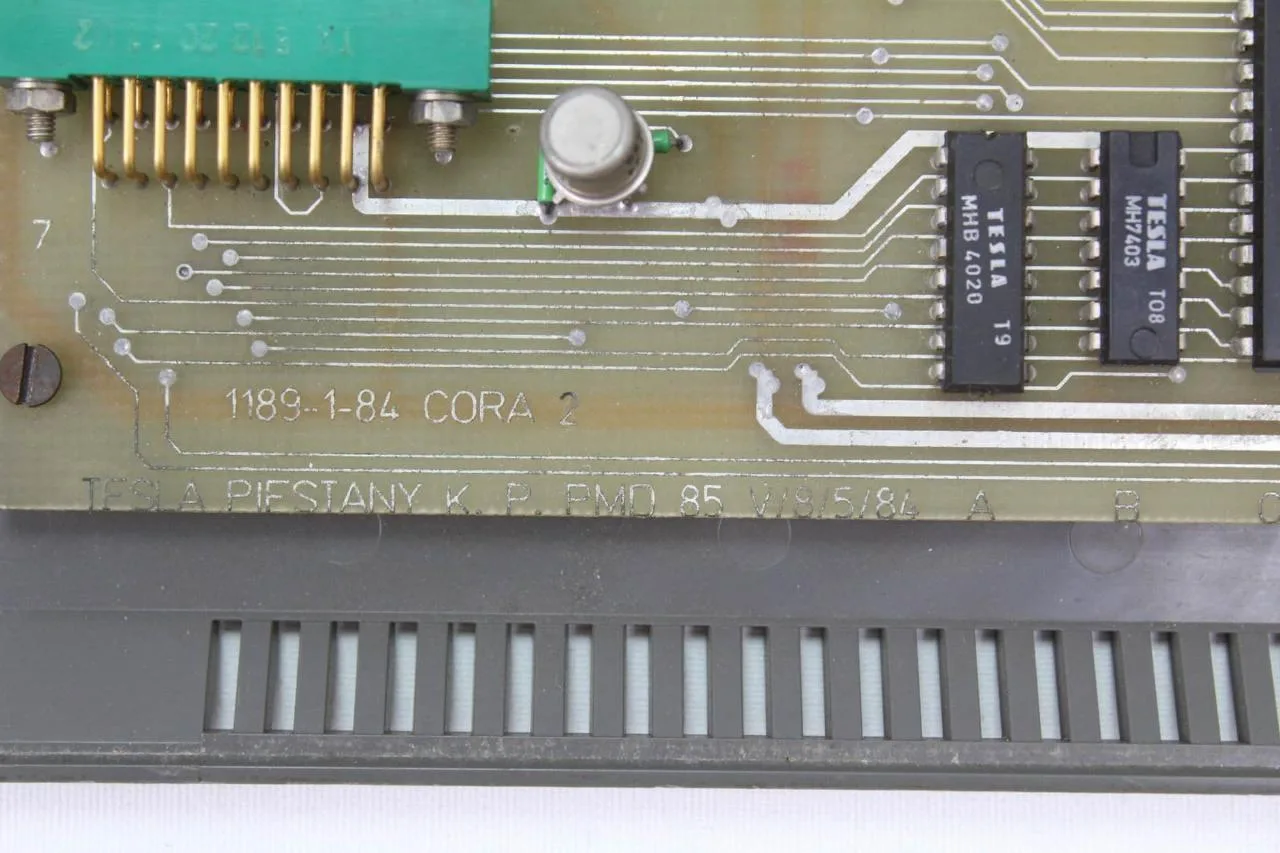 The board's own date stamp: TESLA PIEŠŤANY K.P. PMD 85, hand-marked 9/5/84.