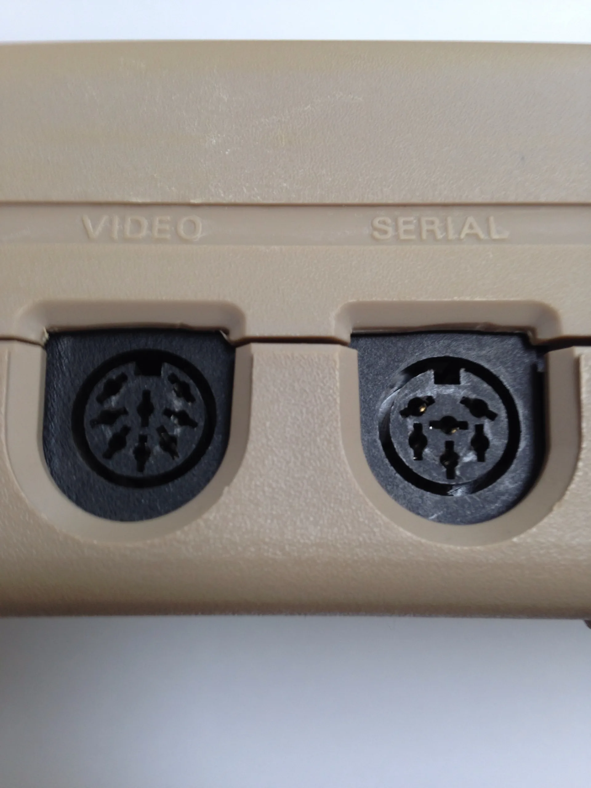 Fitting a composite or S-Video cable to a Commodore 64